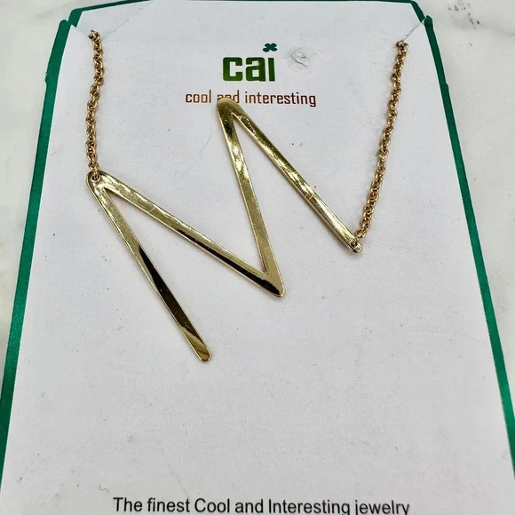 New CAI Cool and Interesting Initial M or W Neccklace Gold-tone On Card - Picture 2 of 7